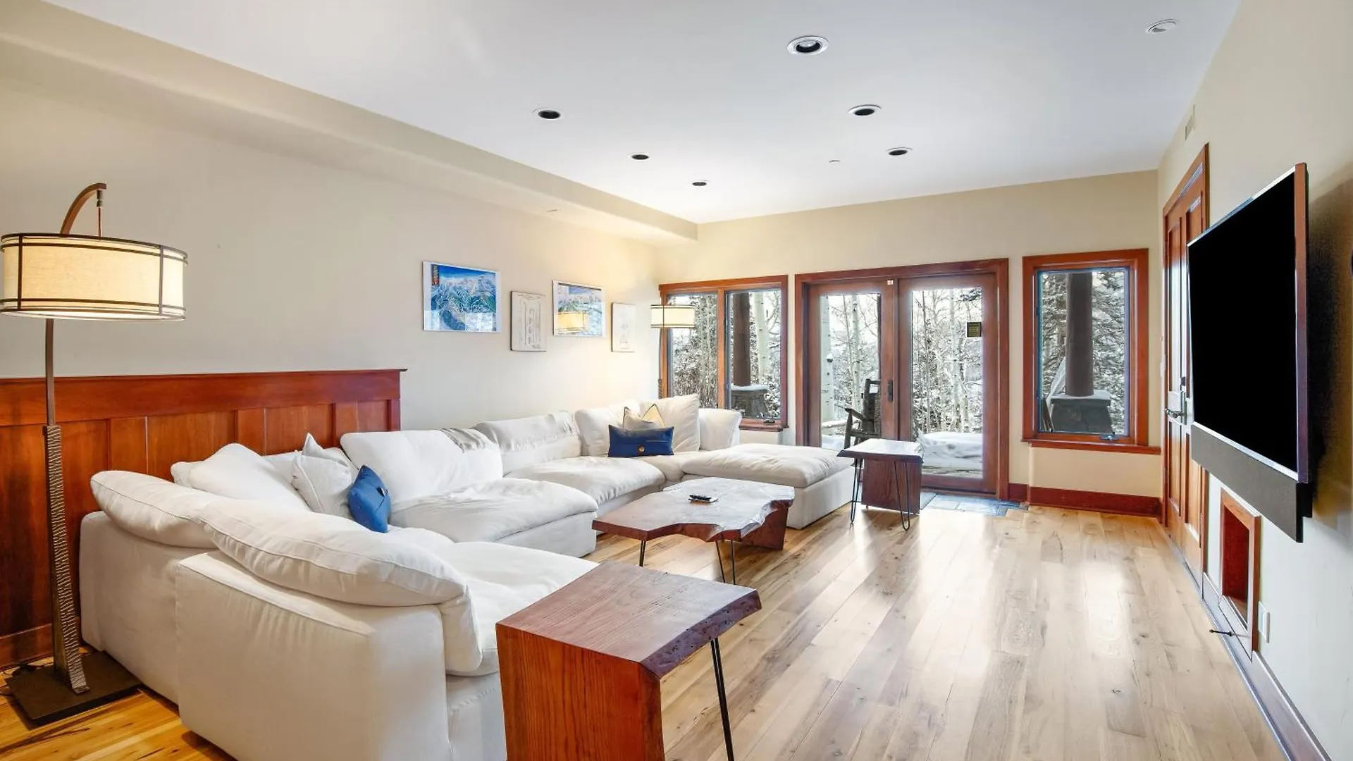 Crystal View Apartment