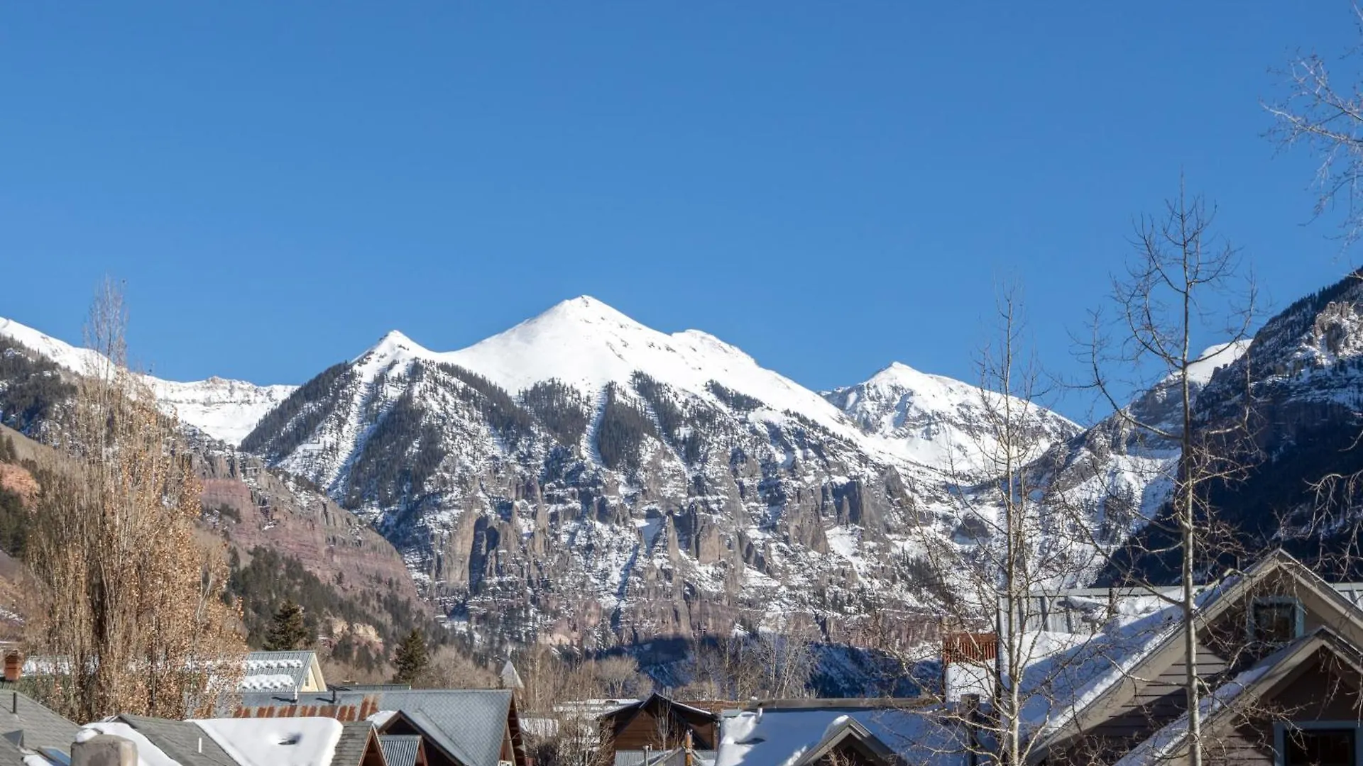 Holiday home Tri-level Condo, Close To Coonskin Lift! *