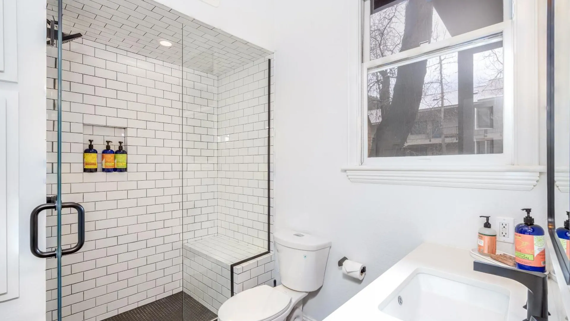 Tri-level Condo, Close To Coonskin Lift! *