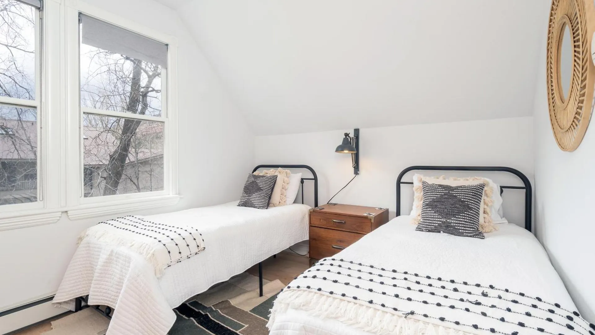 Tri-level Condo, Close To Coonskin Lift! * Telluride