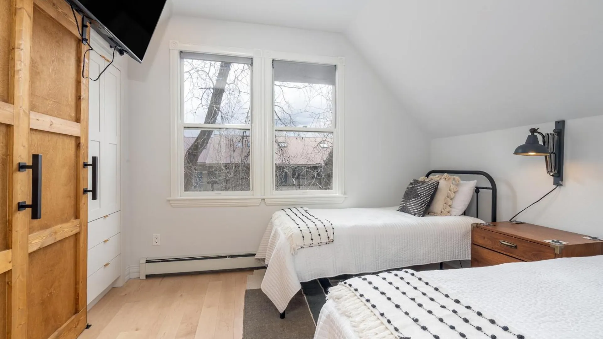 Tri-level Condo, Close To Coonskin Lift! * Telluride