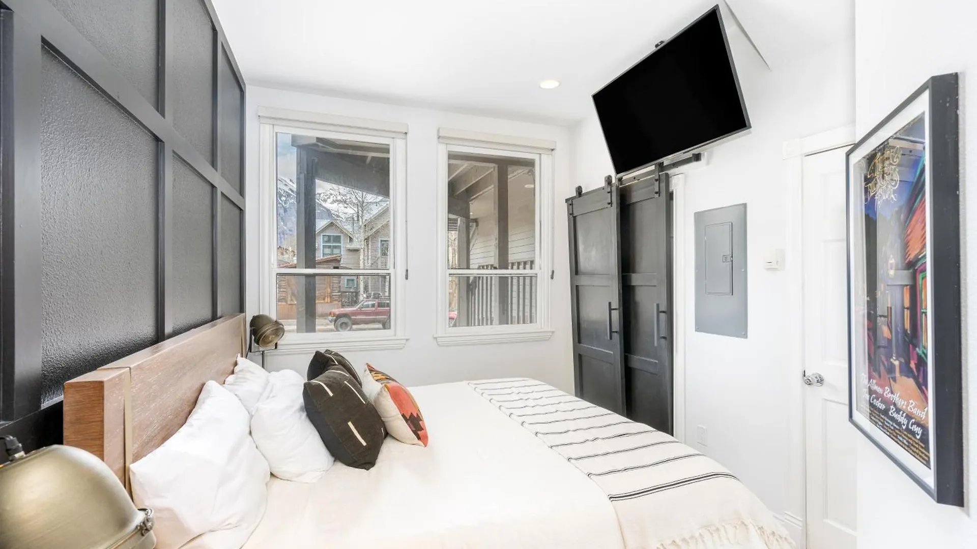 Tri-level Condo, Close To Coonskin Lift! *