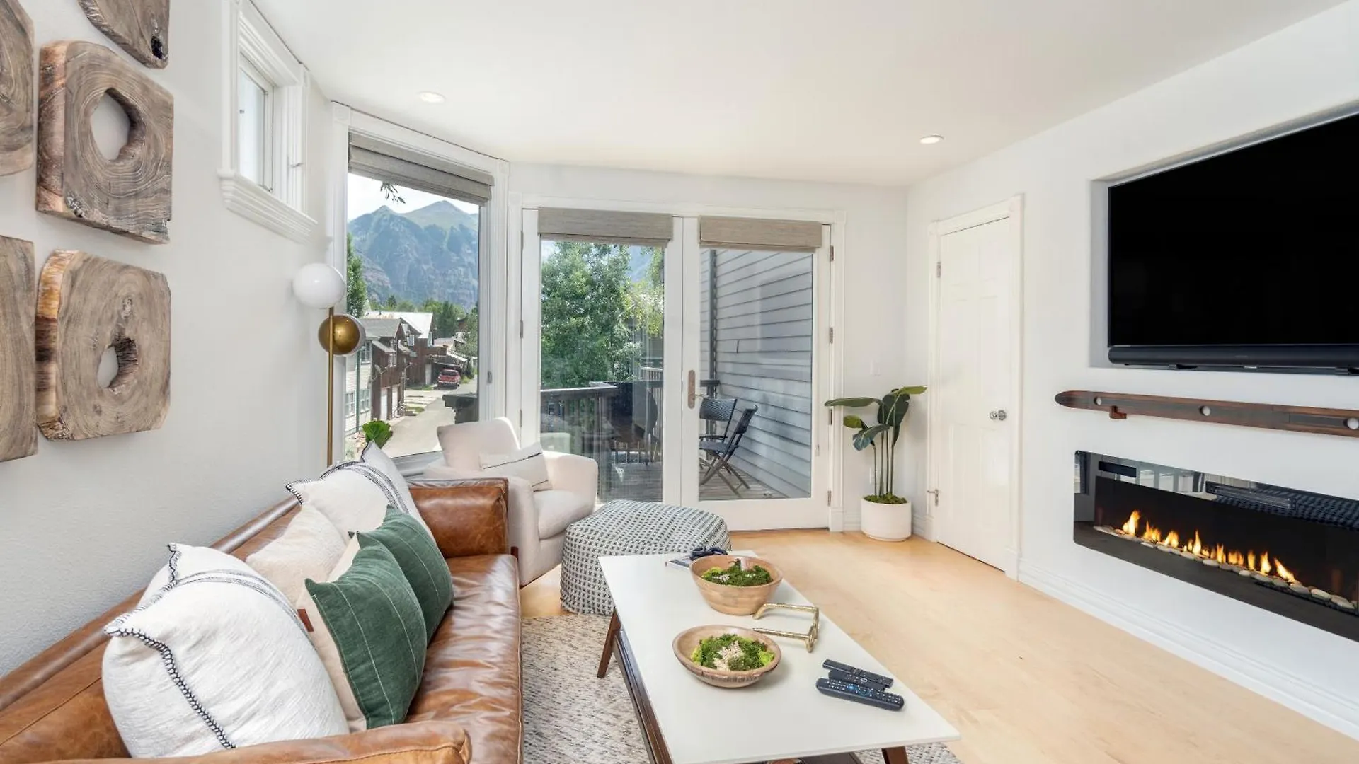 Tri-level Condo, Close To Coonskin Lift! *