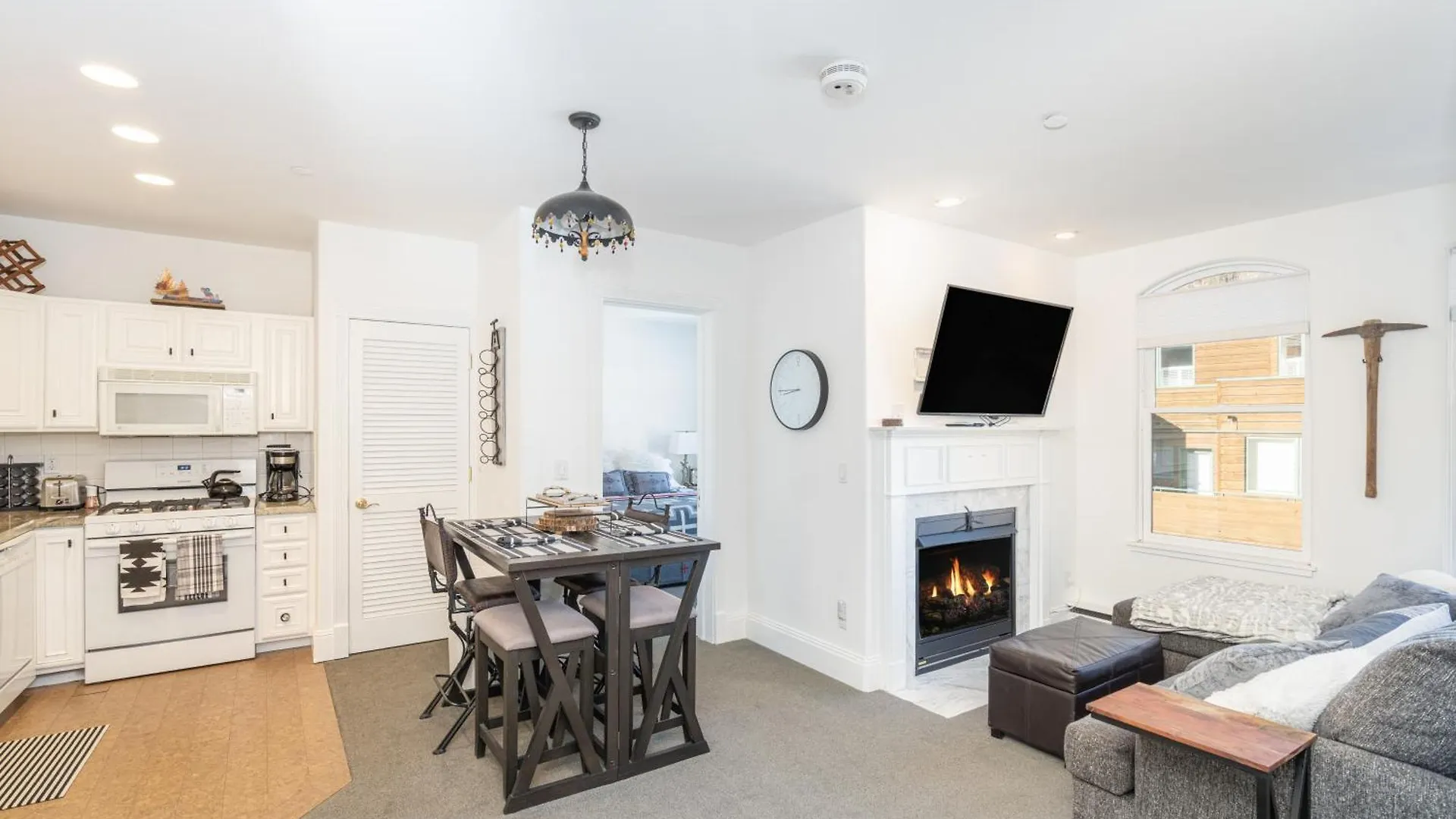Stunning Views, Perfect Location!