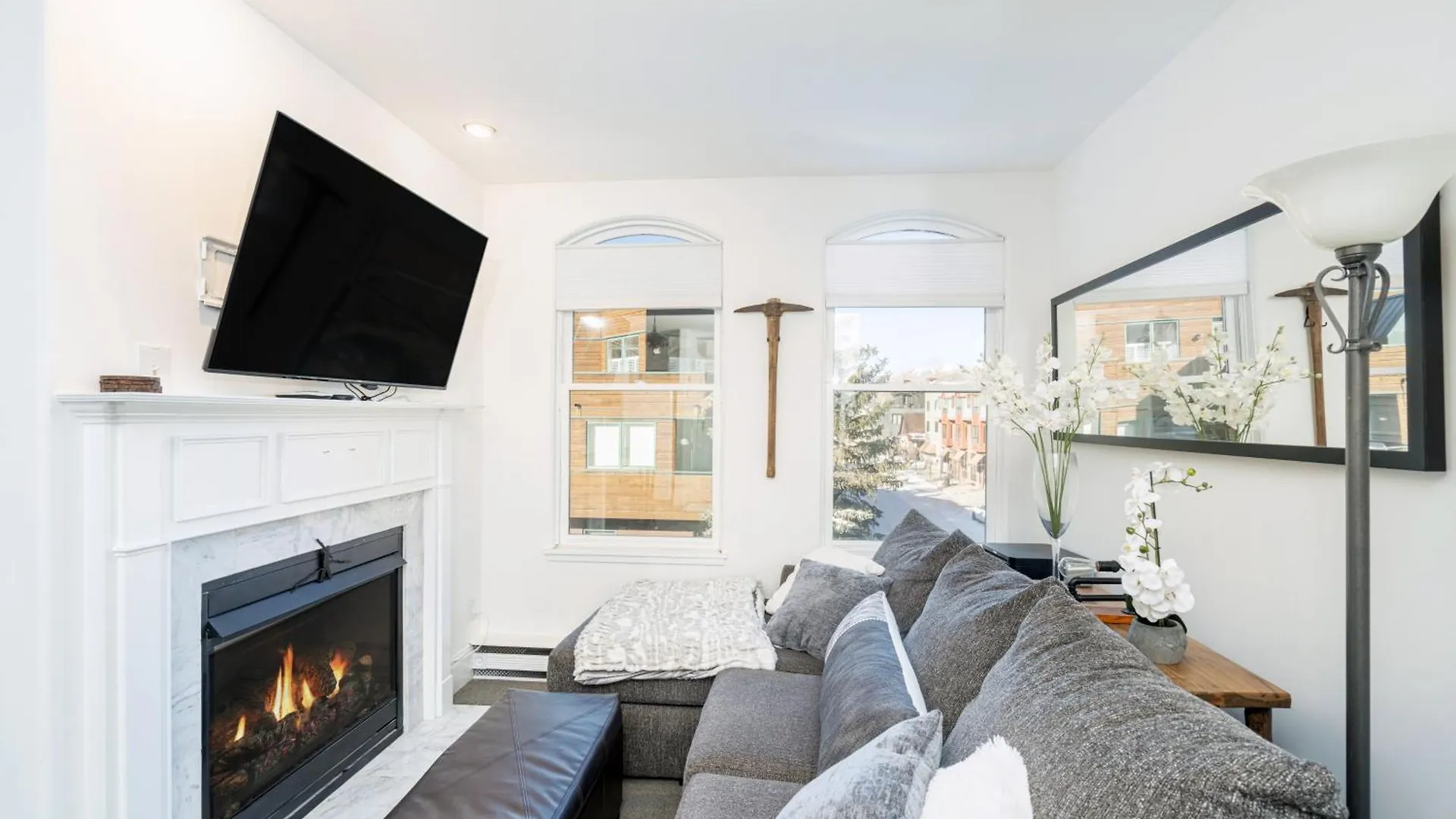 Stunning Views, Perfect Location!