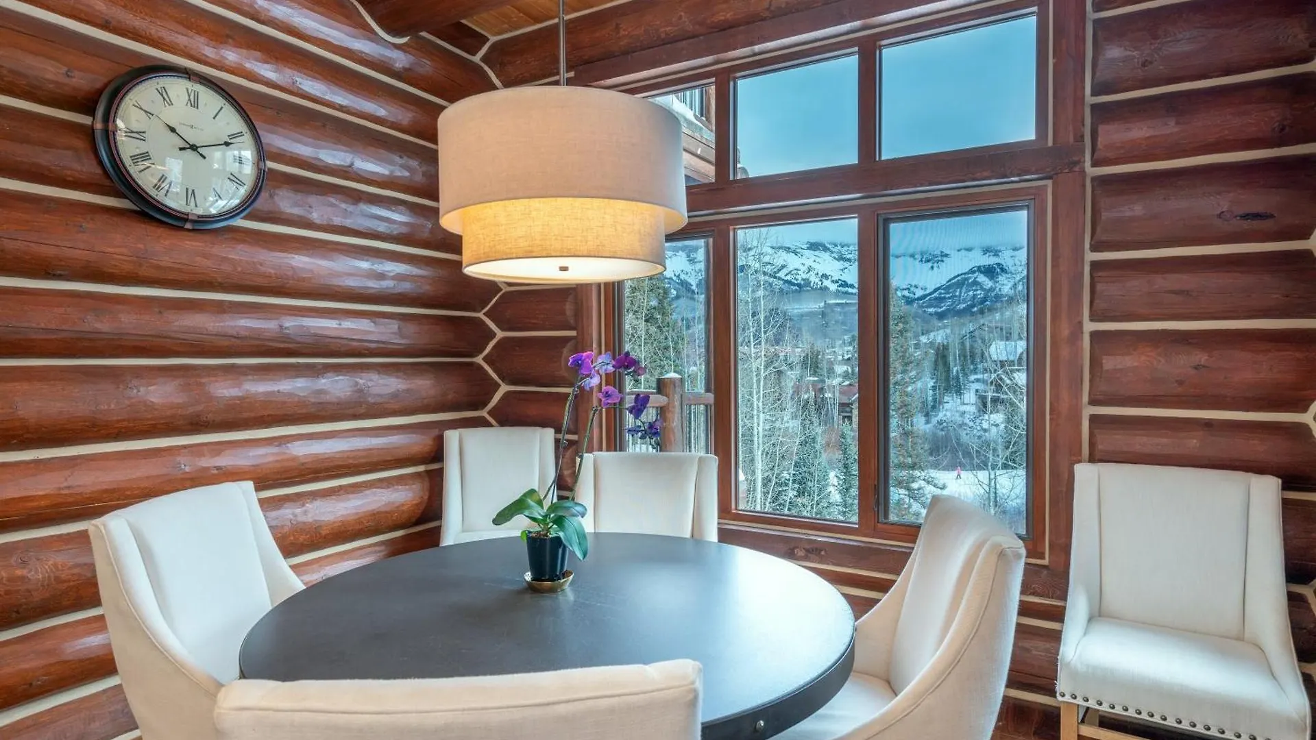 At Tristant 137 By Avantstay In Out W Panoramic Views Hot Tub