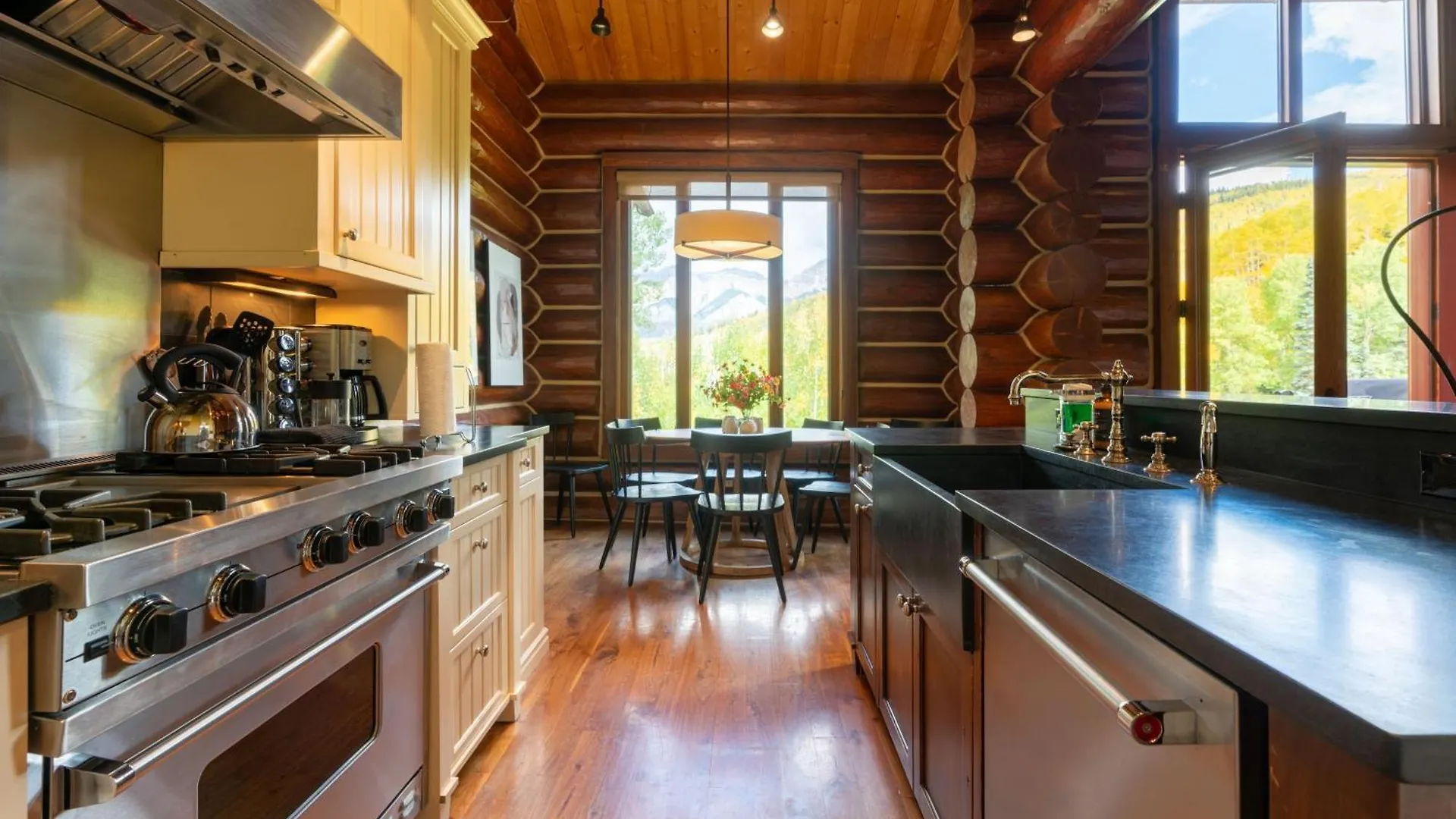 Townhome On The Creek 135 By Avantstay In Out W Hot Tub Telluride