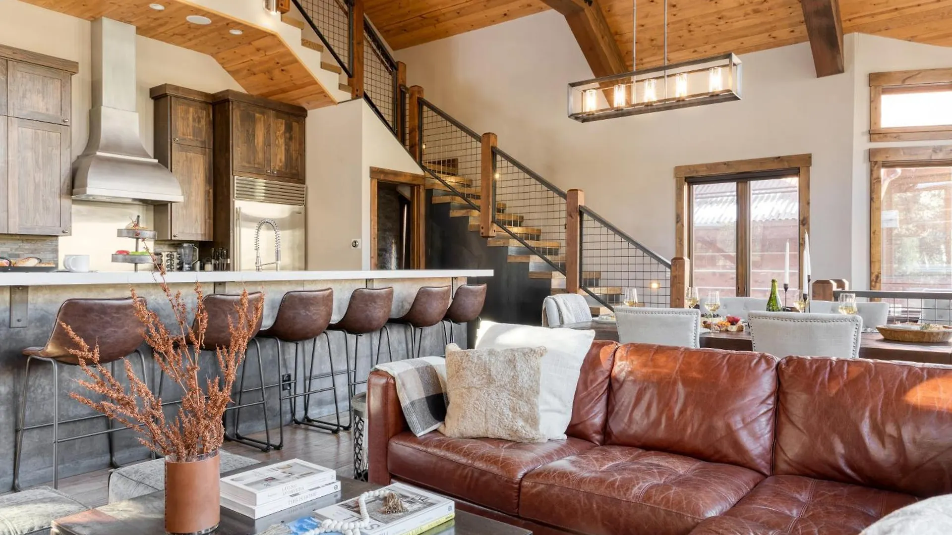 Holiday home Apex By Avantstay Cozy Expansive Mountain Close To The Slopes W Hot Tub