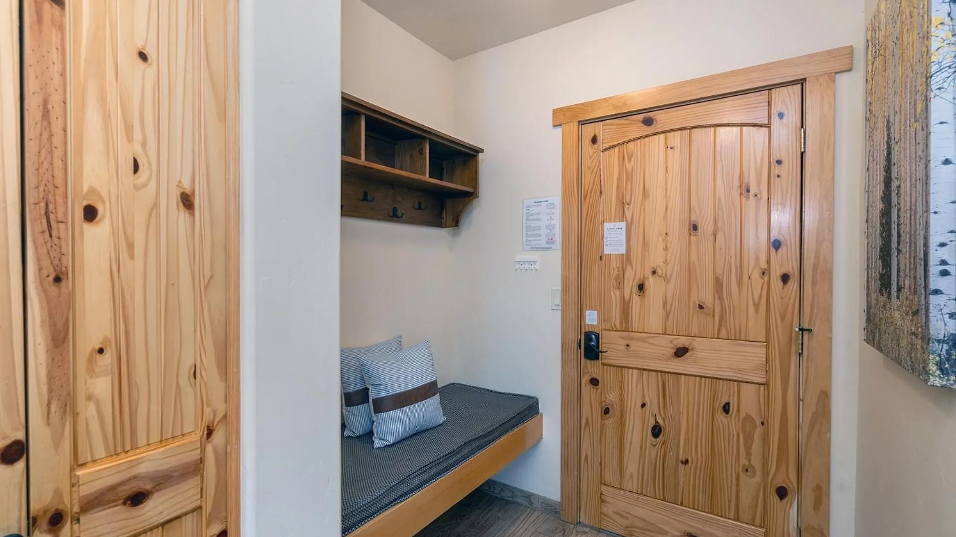 Charming W Kitchenette, Hot Tub Near River *
