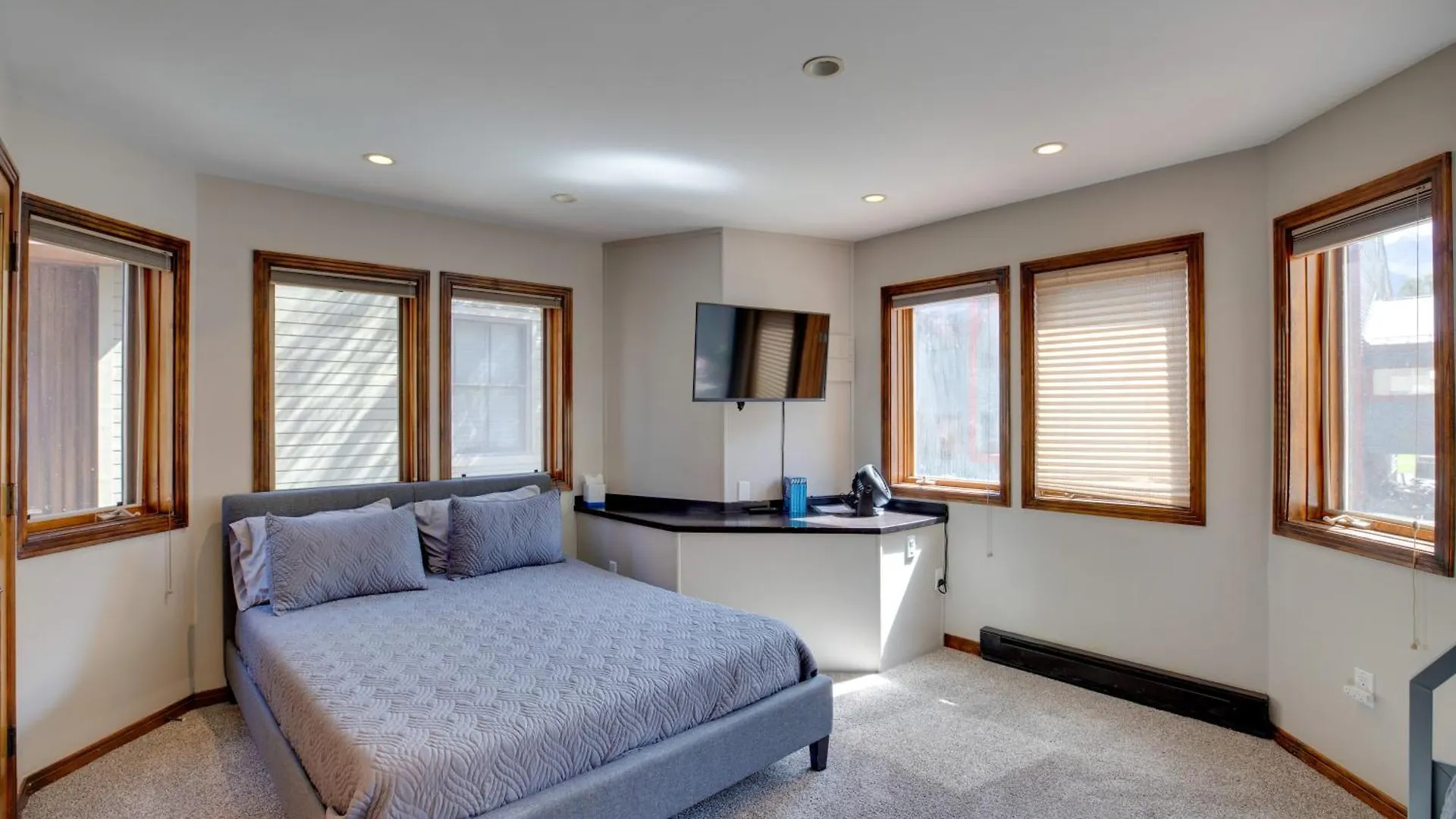 Bright Downtown - Steps To Lift! Apartment Telluride