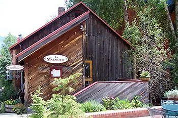 Apartment Ice House And *