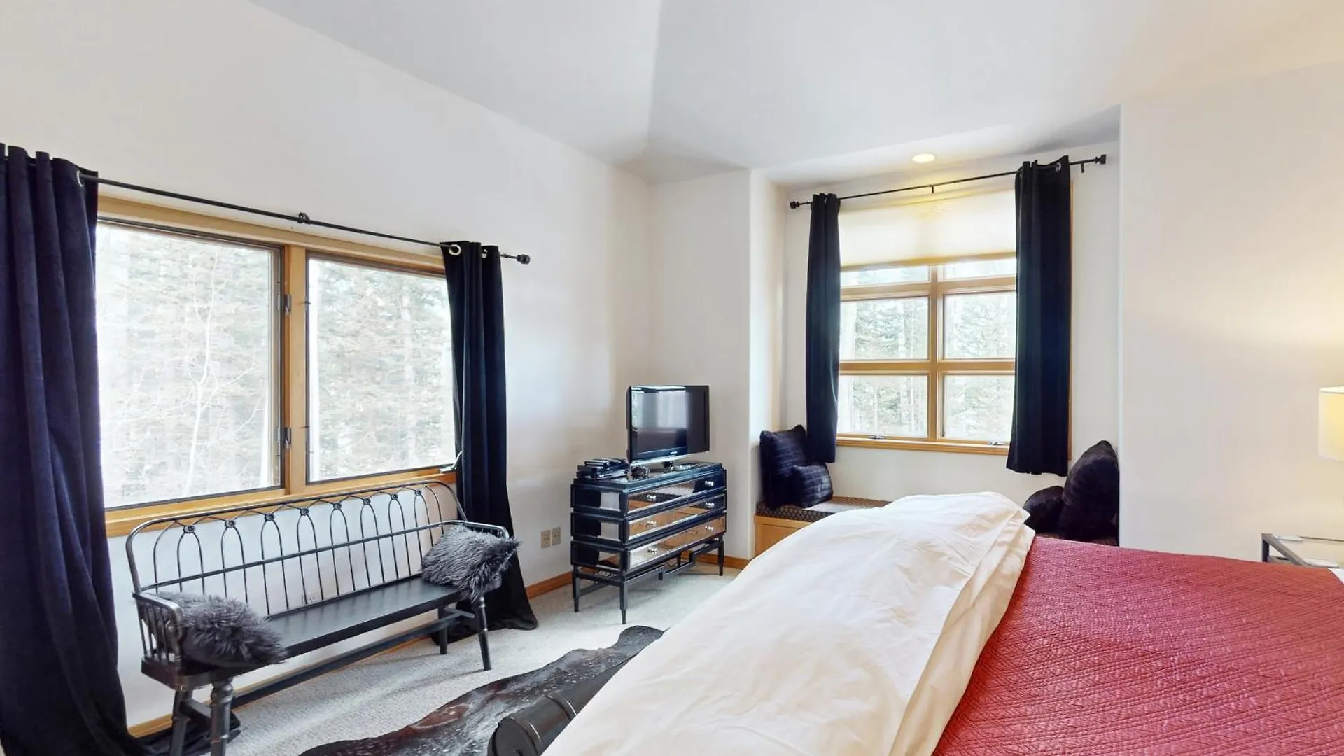 Benchmark 244 - Vista Telluride