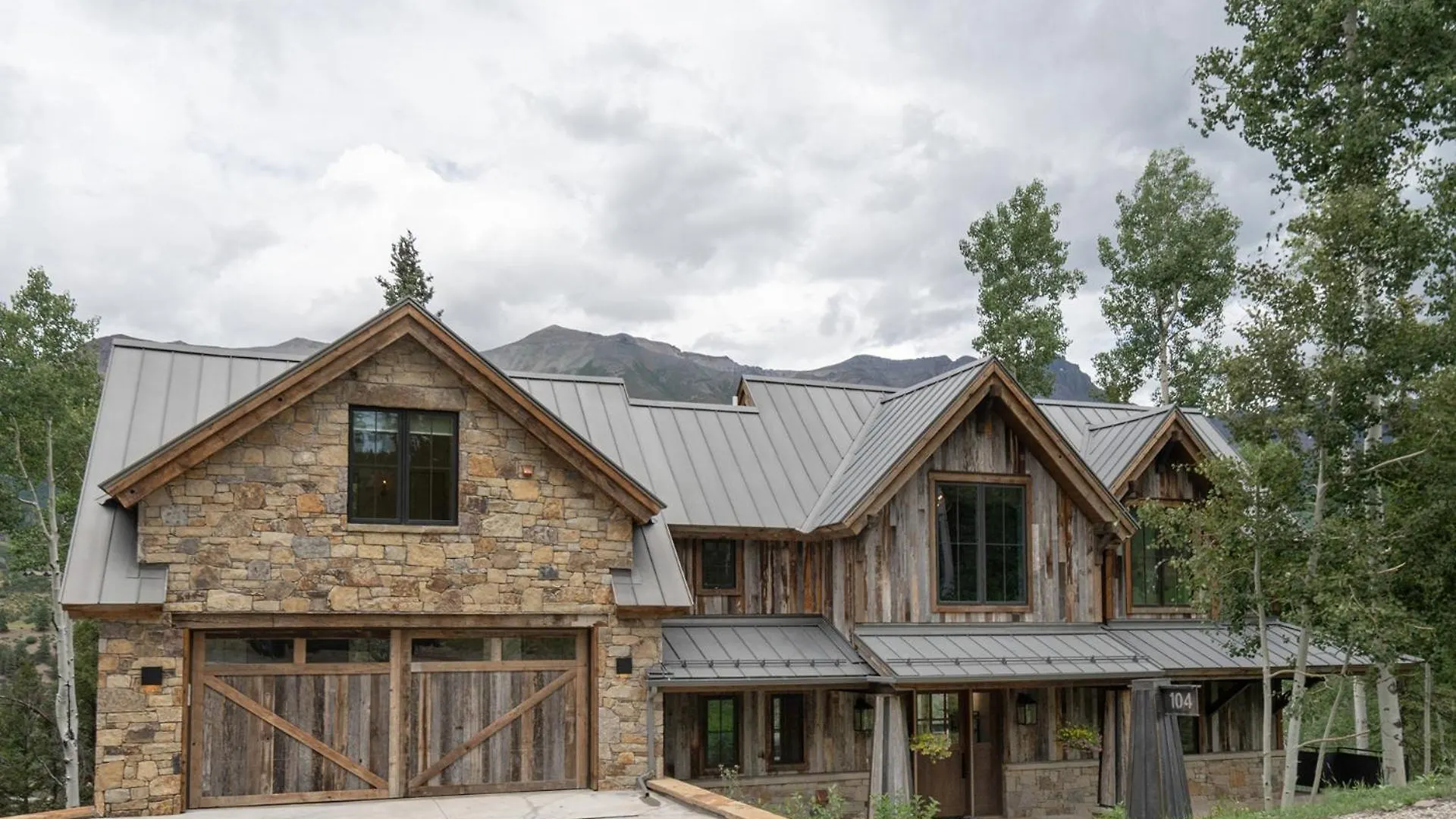 Holiday home Overlook House