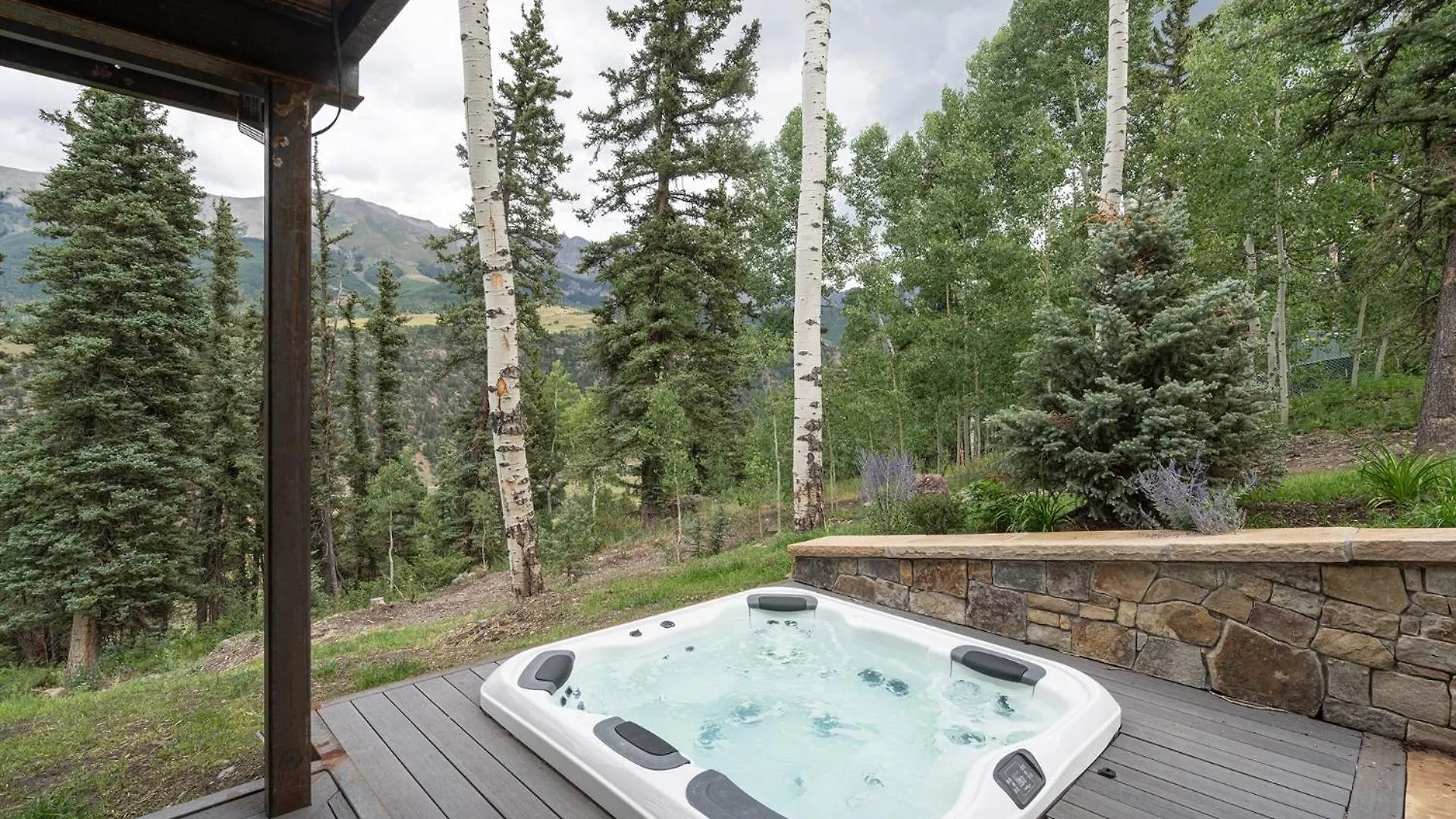 Holiday home Overlook House