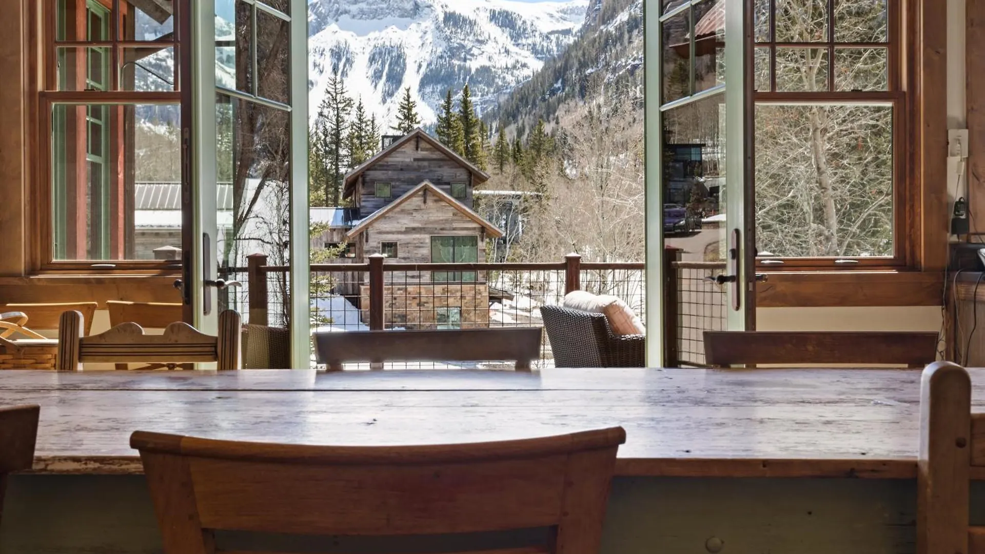 Riverside House With Mountain Views Holiday home