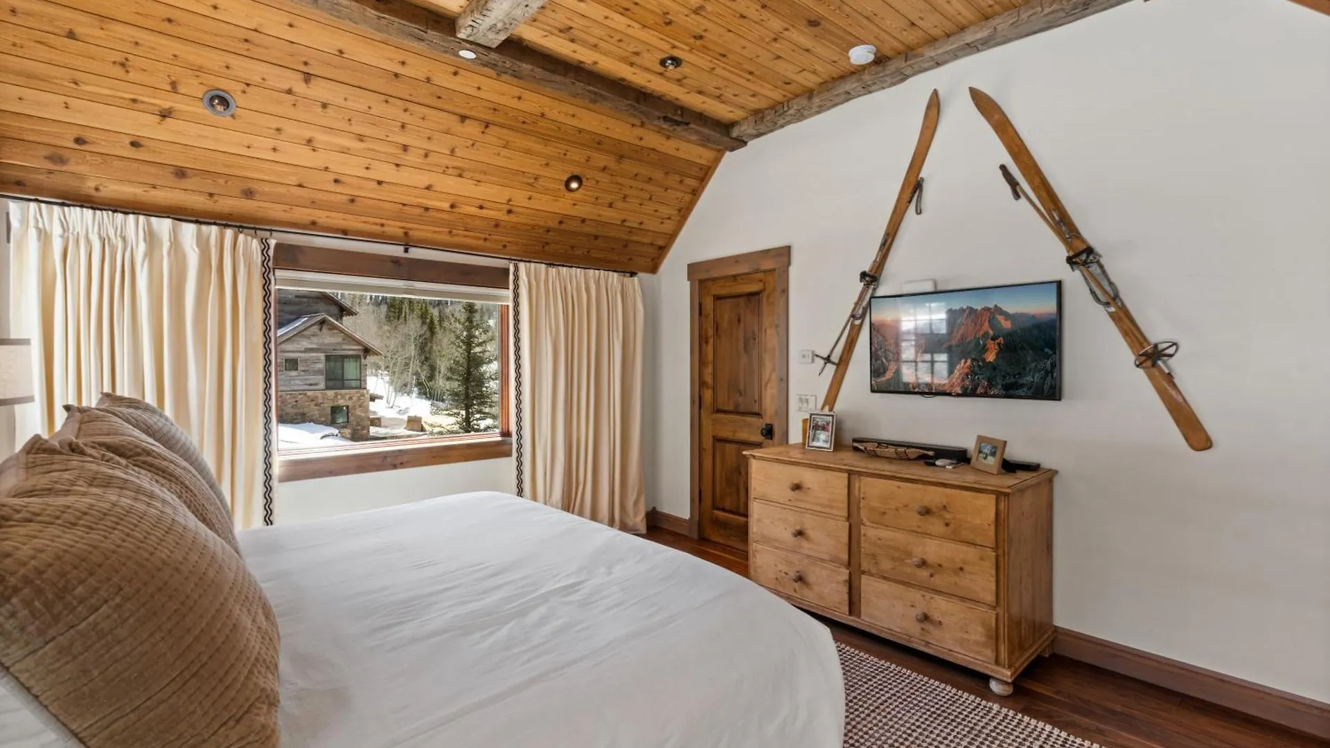 Riverside House With Mountain Views Holiday home *