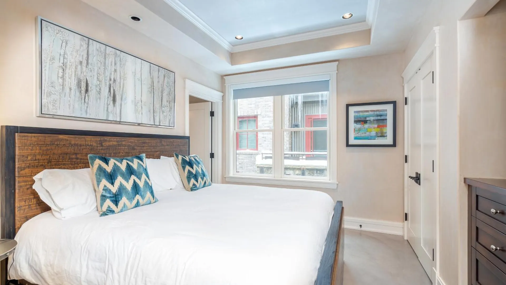 The Residences At Element 52