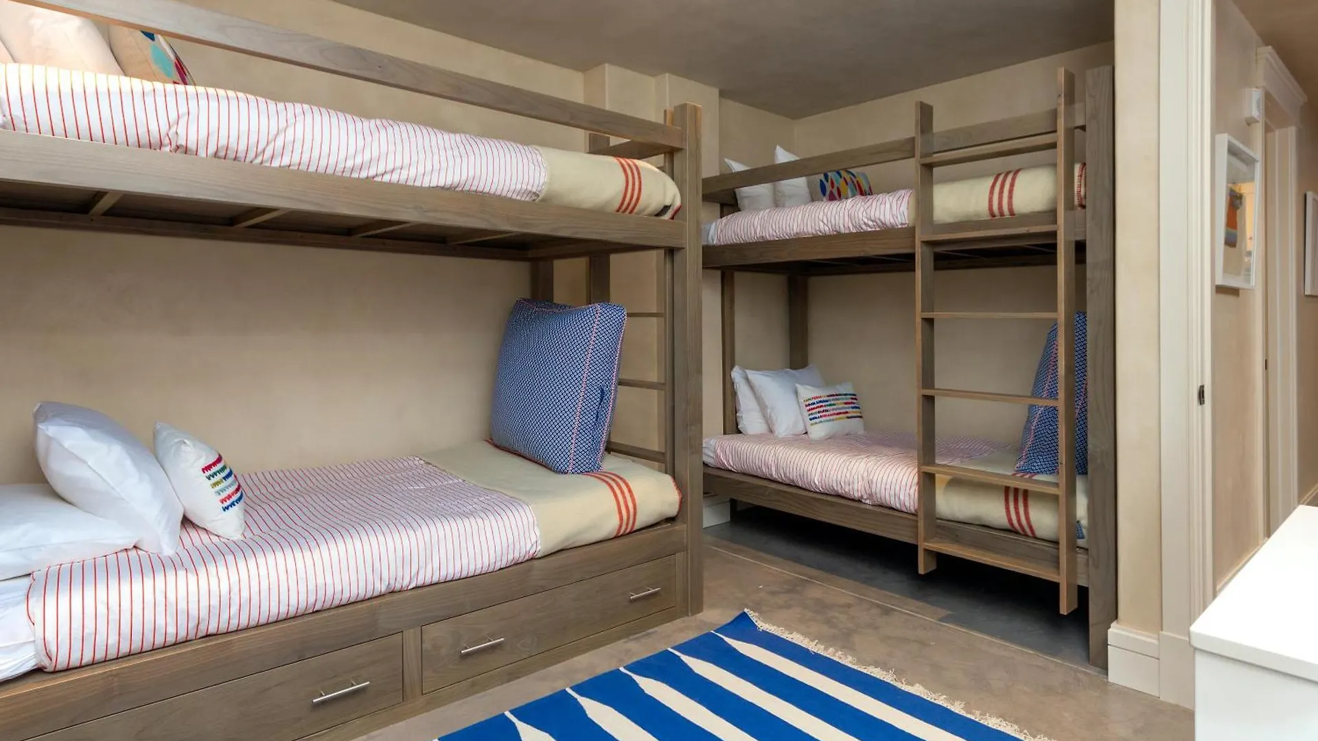 The Residences At Element 52 Apartmanhotel