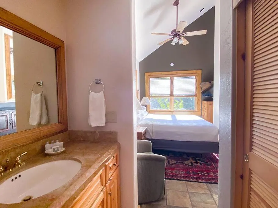 2 Bedroom - Luxury Skiin And Out Holiday home