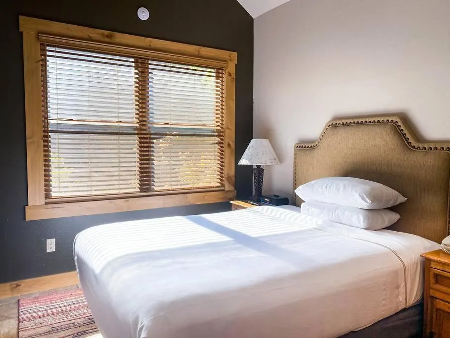 2 Bedroom - Luxury Skiin And Out Holiday home