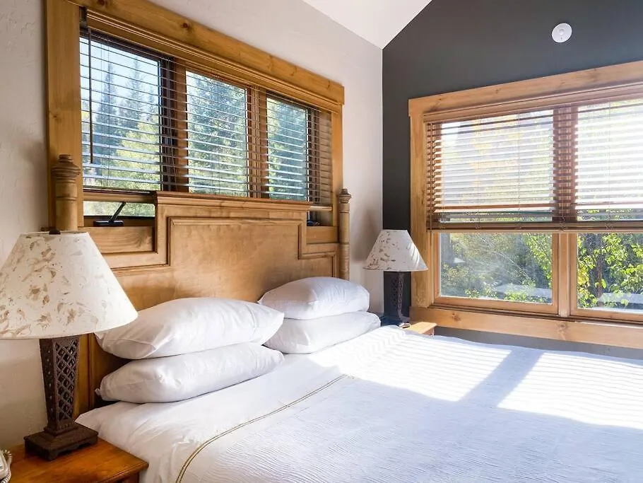 2 Bedroom - Luxury Skiin And Out