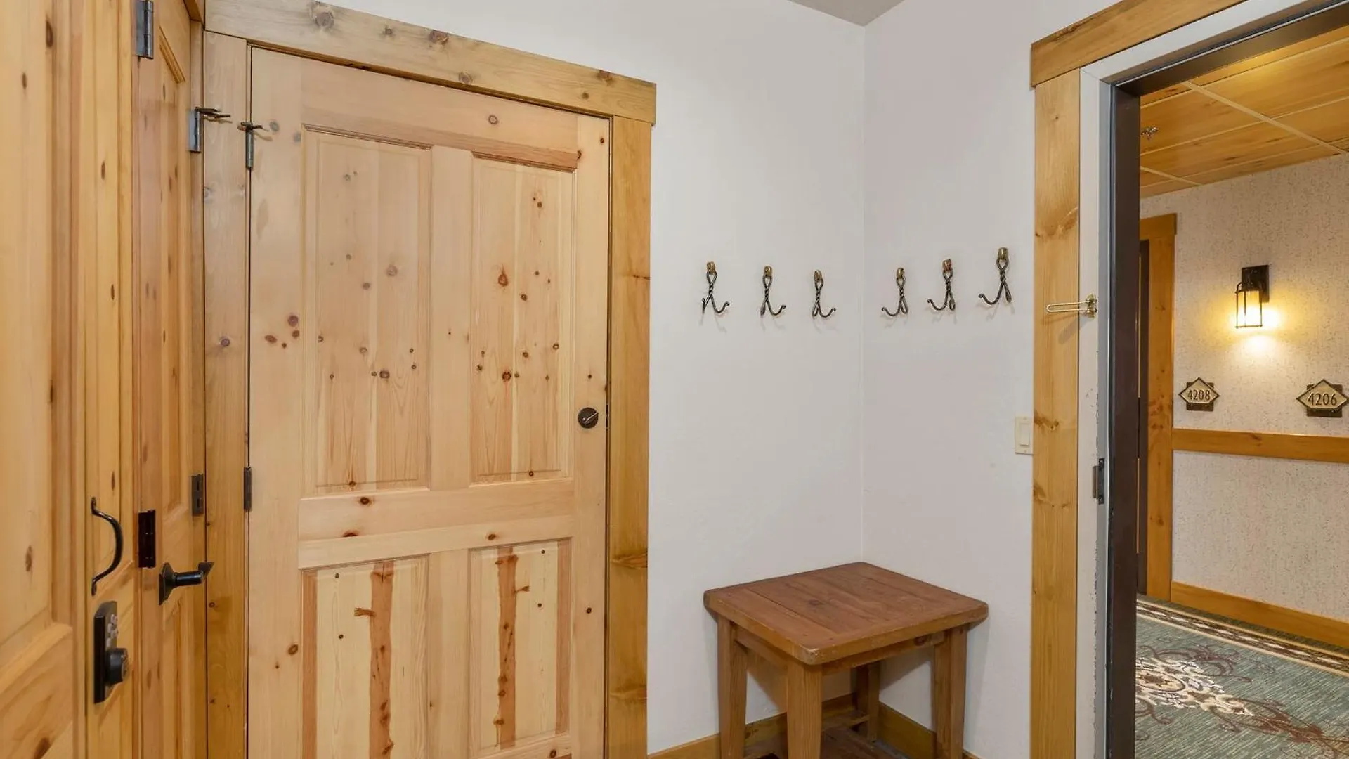 2 Bedroom - Luxury Skiin And Out Holiday home *