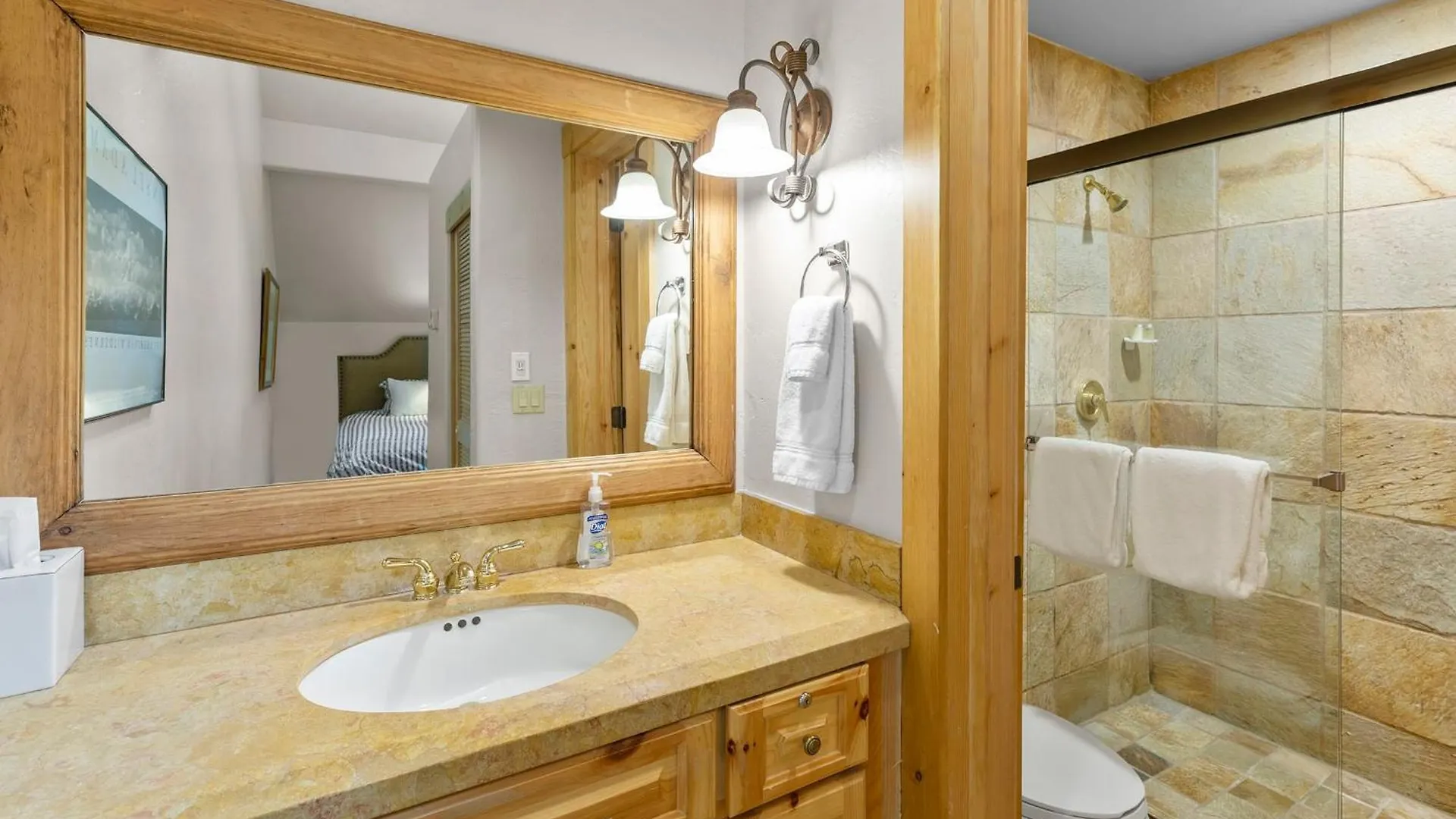 2 Bedroom - Luxury Skiin And Out Holiday home *