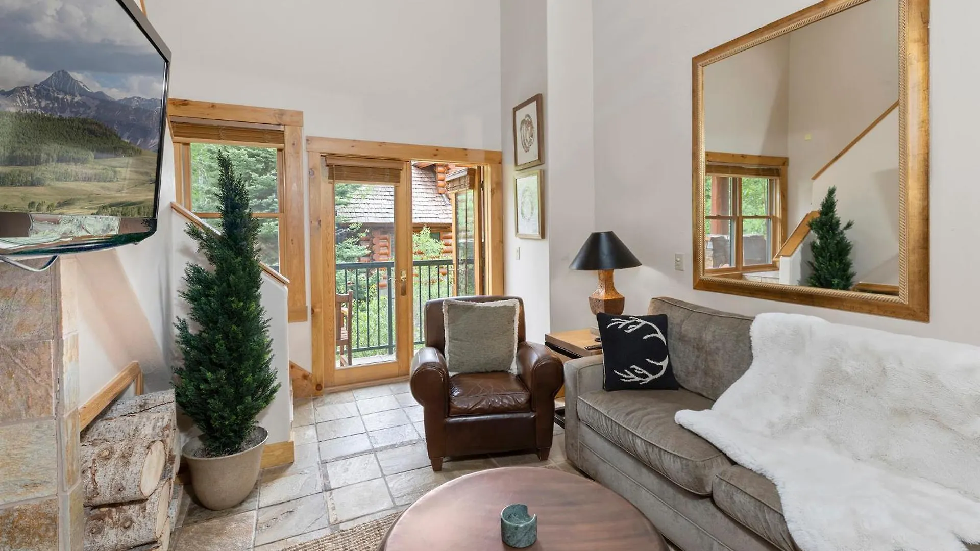2 Bedroom - Luxury Skiin And Out Holiday home *