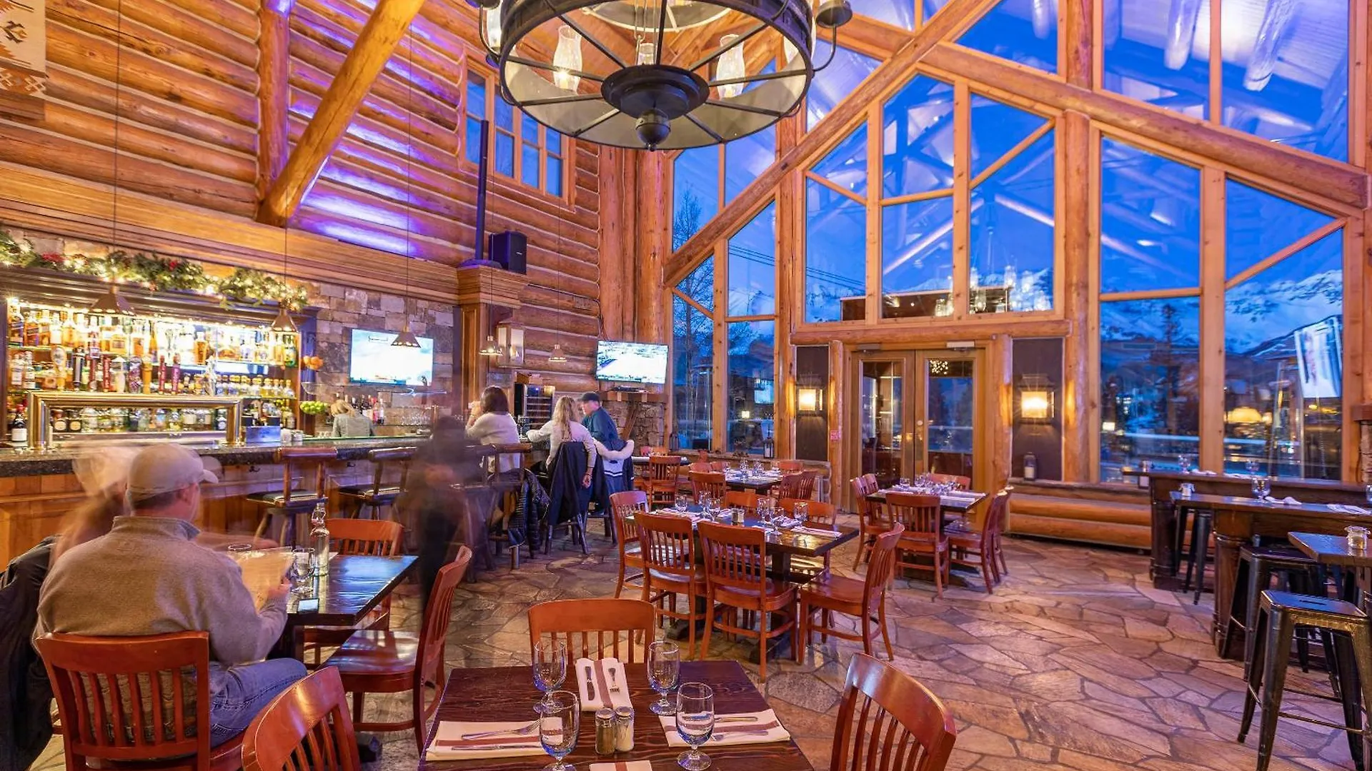 2 Bedroom - Luxury Skiin And Out *