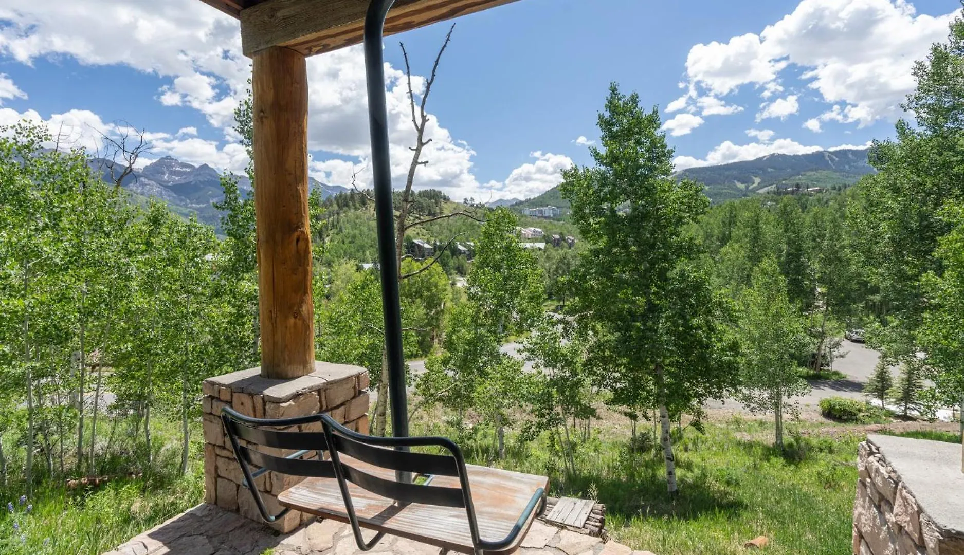 Holiday home 4br With Hot Tub Walk To Chondola