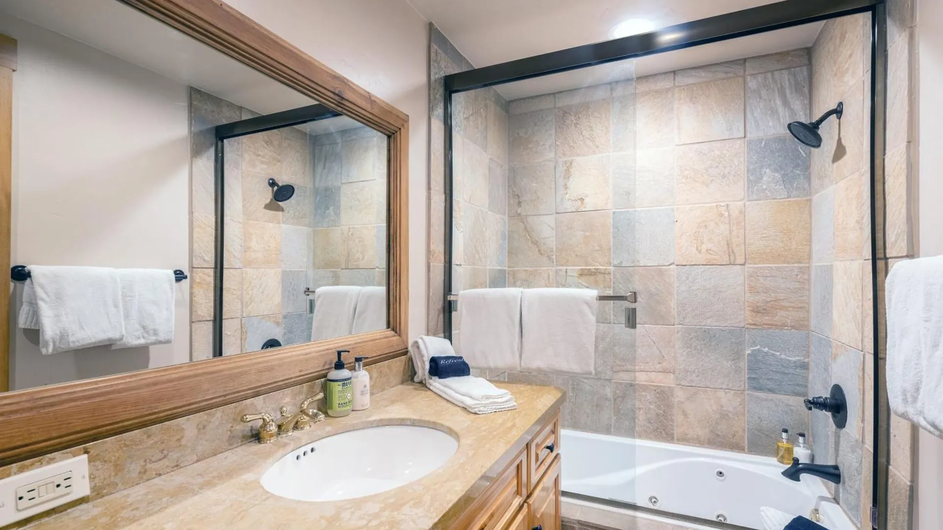 Bright 1br - Walk To Gondola!
