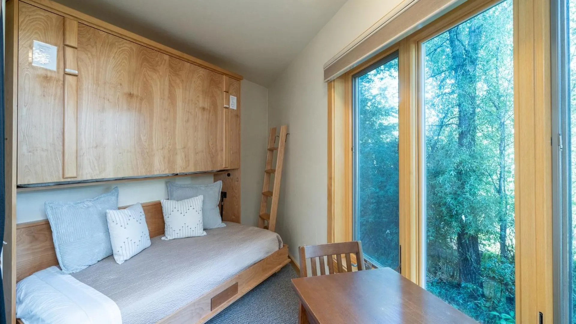 Apartment Charming W Kitchenette, Hot Tub Near River Telluride