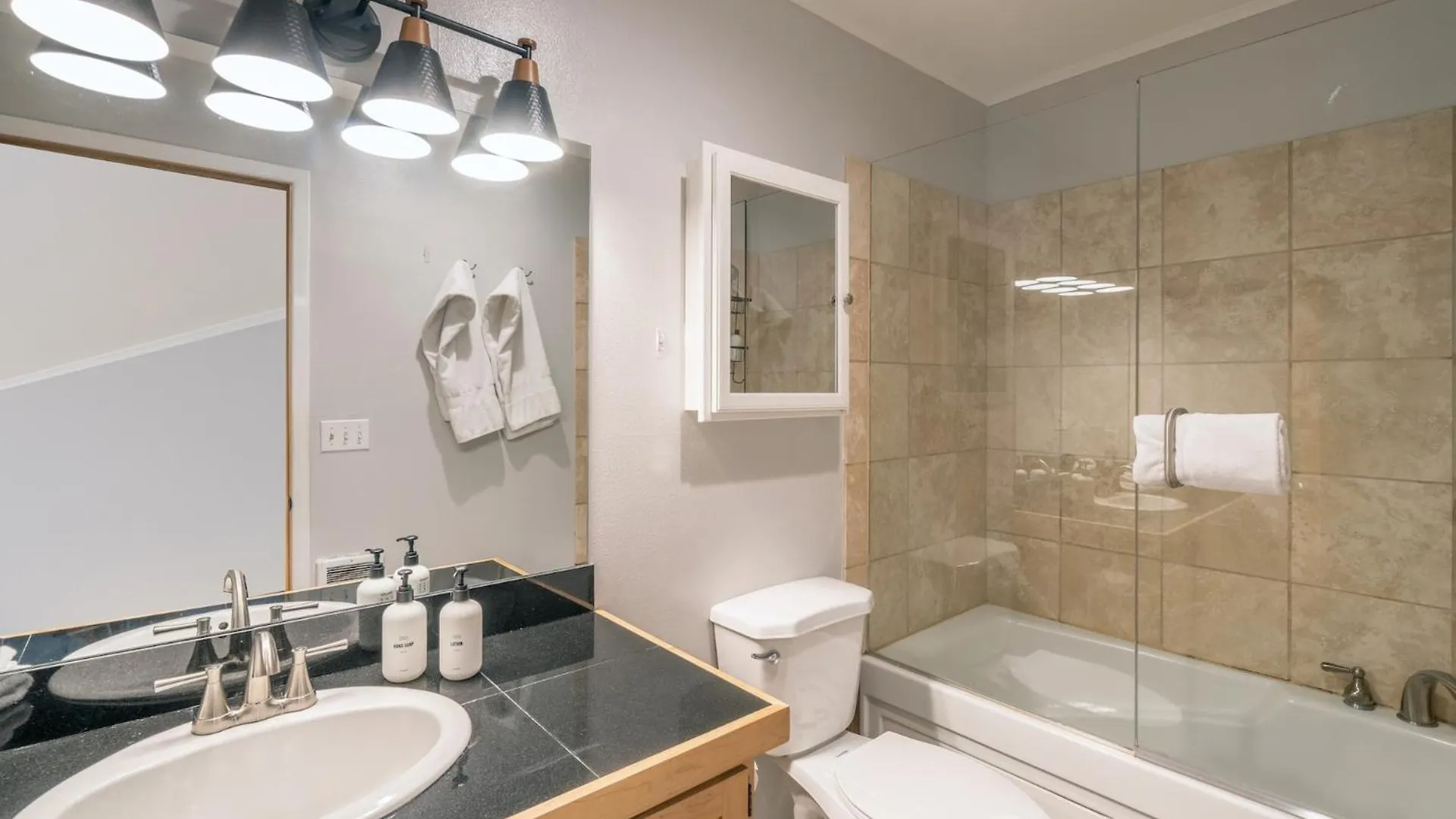 Apartment Comfy Casual Near Gondola & Main Street! Needle Rock 3 *