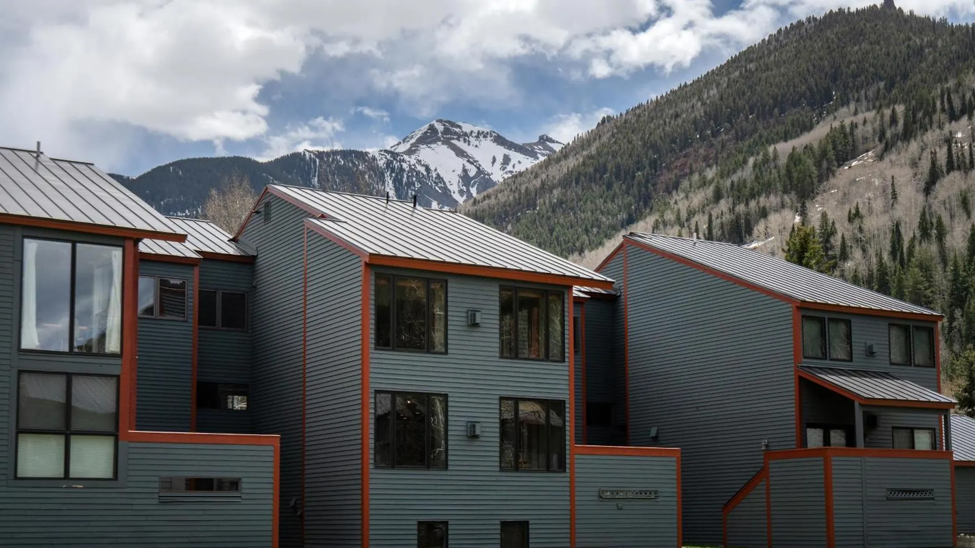 Lodge- Treat * Telluride