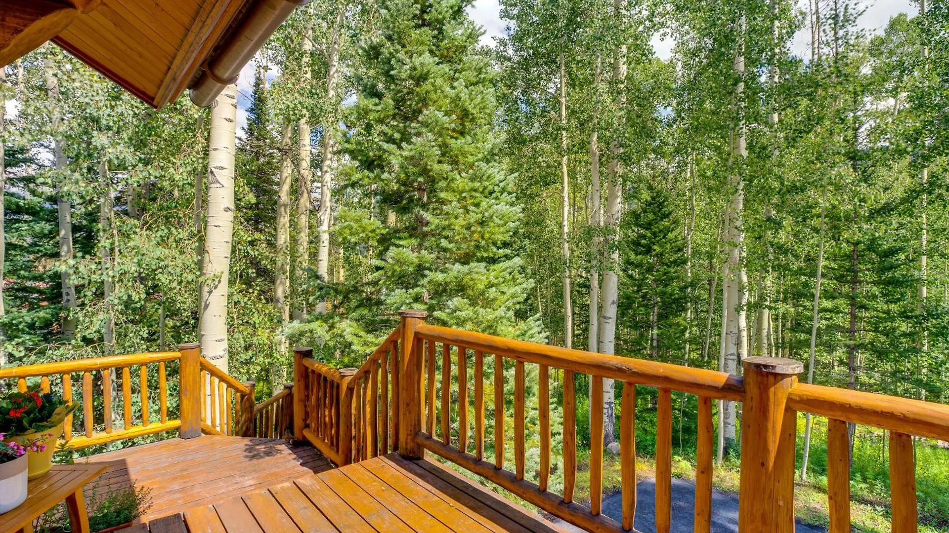 Ski-inandski-out With Deck And Hot Tub! Holiday home