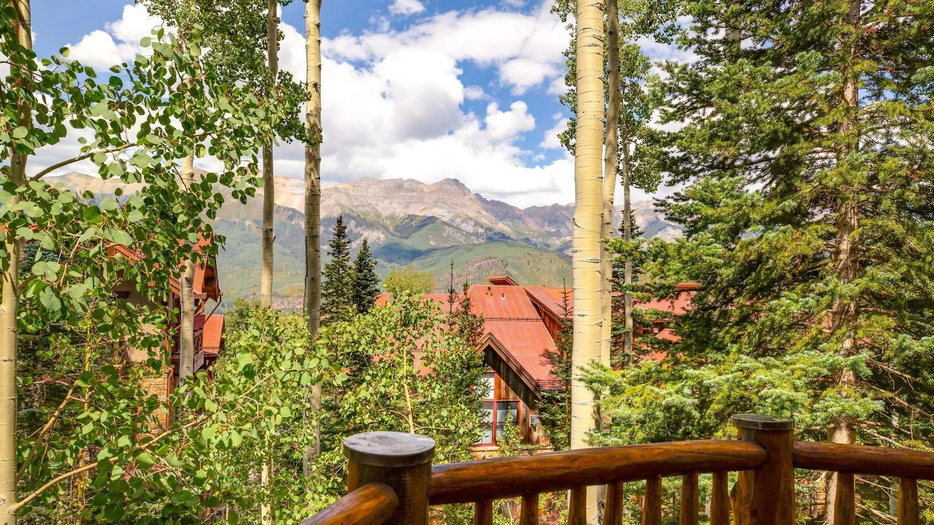 Ski-inandski-out With Deck And Hot Tub! *