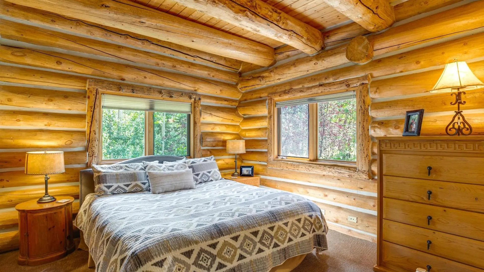 Ski-inandski-out With Deck And Hot Tub! Holiday home *