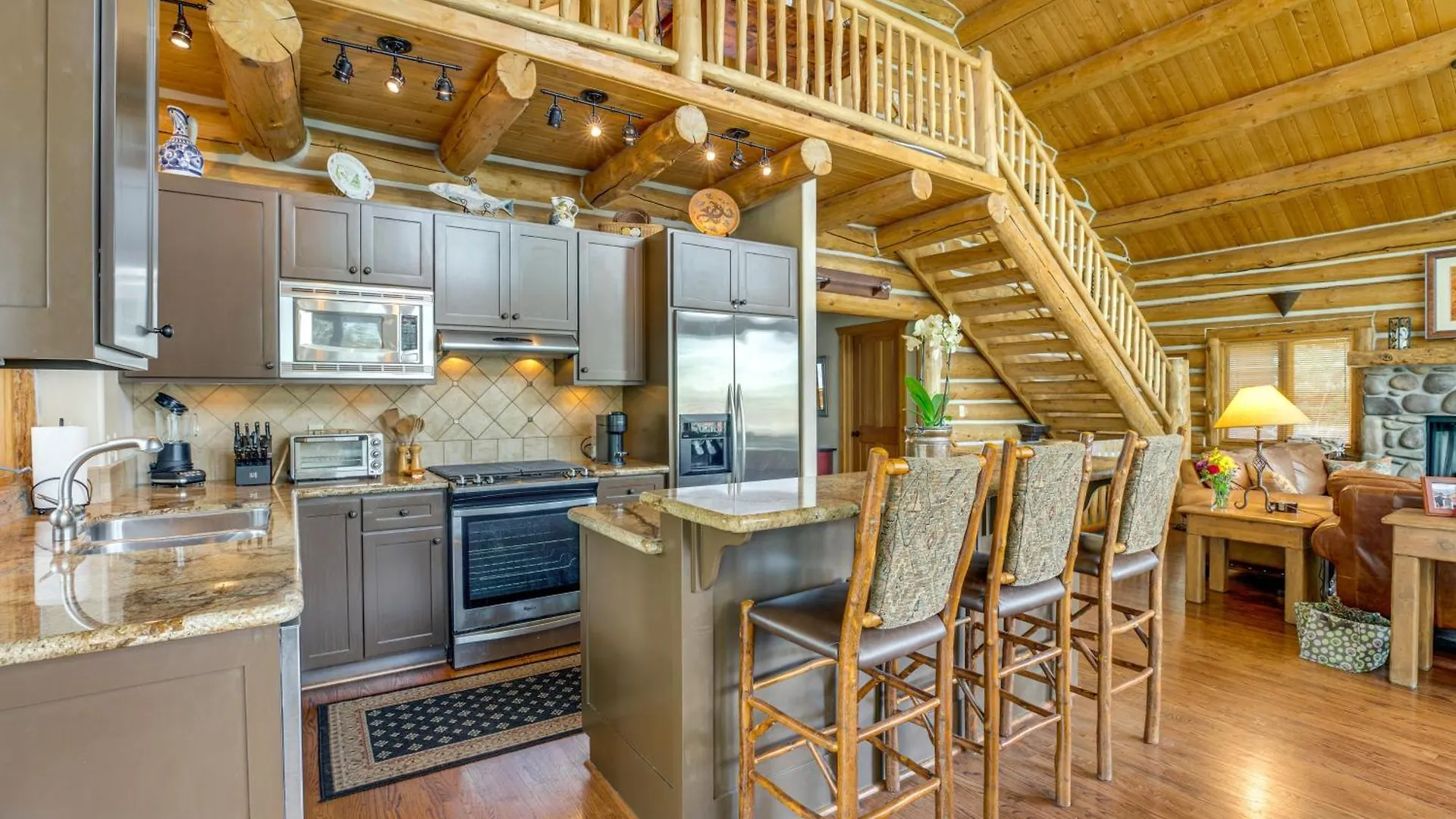 Ski-inandski-out With Deck And Hot Tub! *