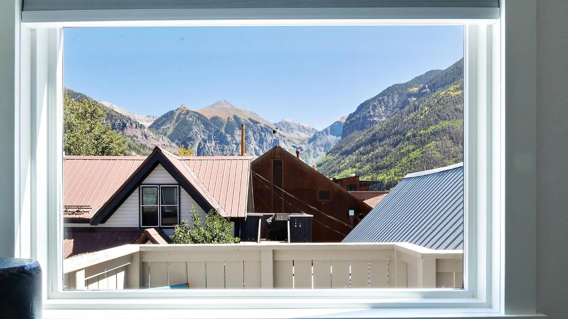 Apartment Style & Location! Steps To Gondola, Main Street, River *