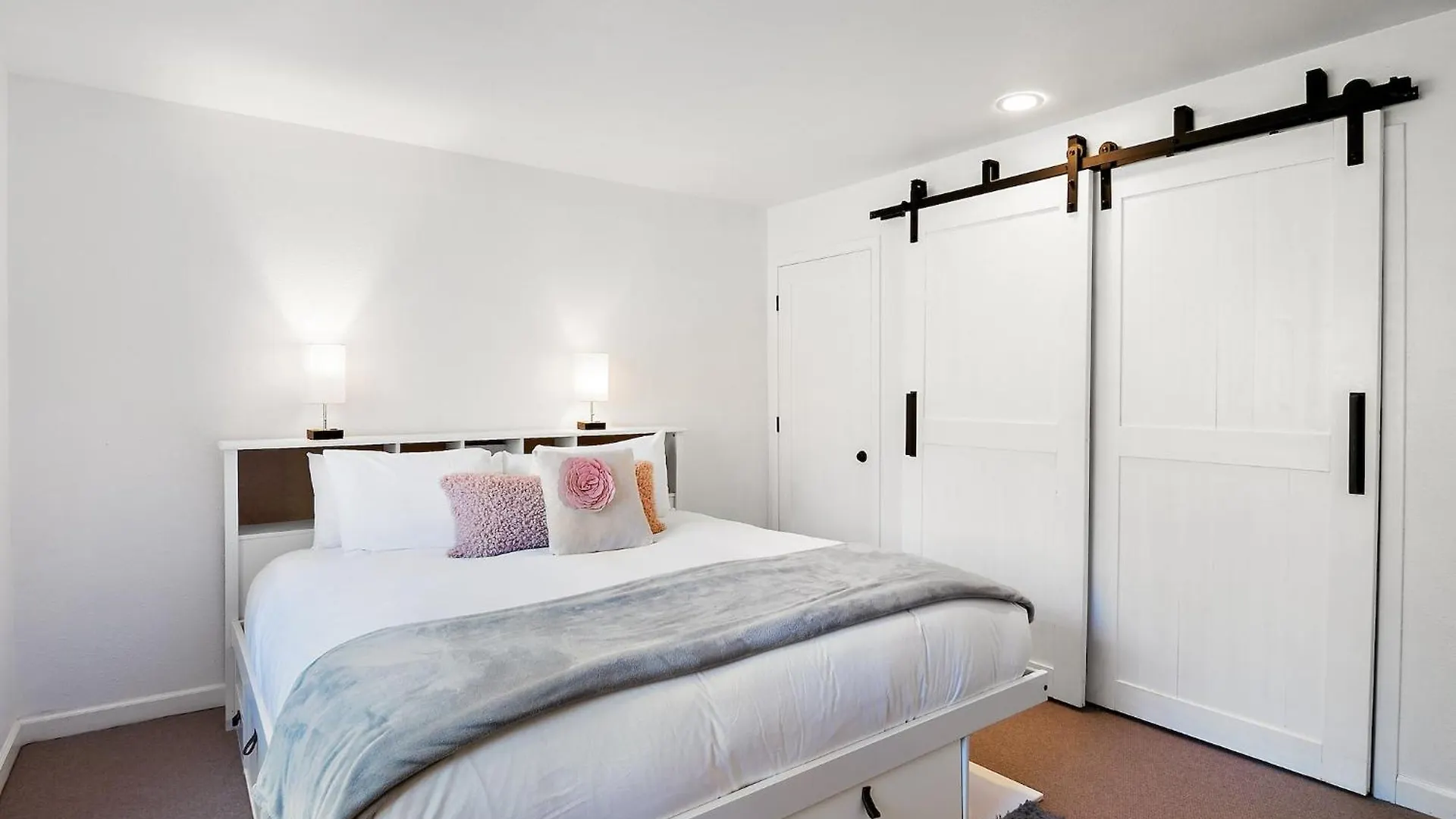 Apartment Riverside A03 *