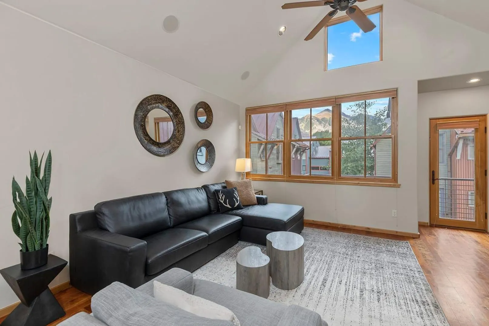 3br 3 1 2ba Center Of Everything New Listing On Our New *
