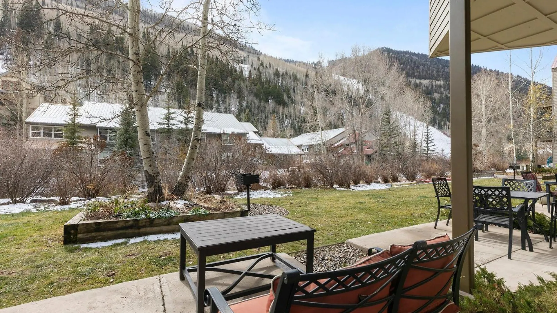 Holiday home Lift 7 And Gondola 1block Saltwaterpoolhottub And Riverview *