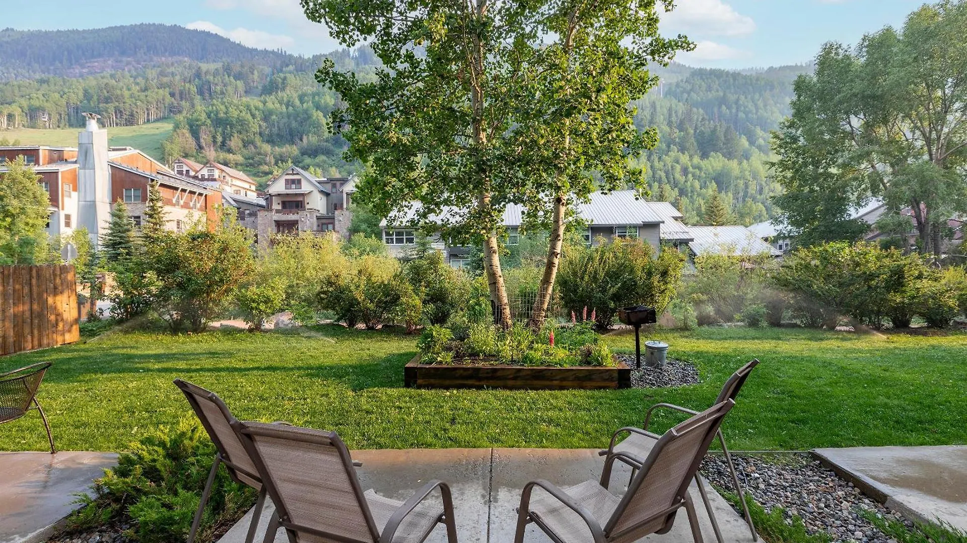 Lift 7 And Gondola 1block Saltwaterpoolhottub And Riverview *