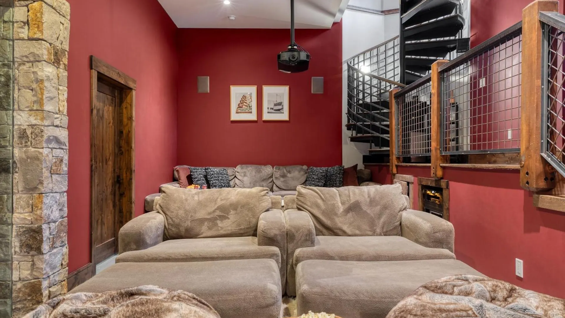 Holiday home Apex By Avantstay Cozy Expansive Mountain Close To The Slopes W Hot Tub