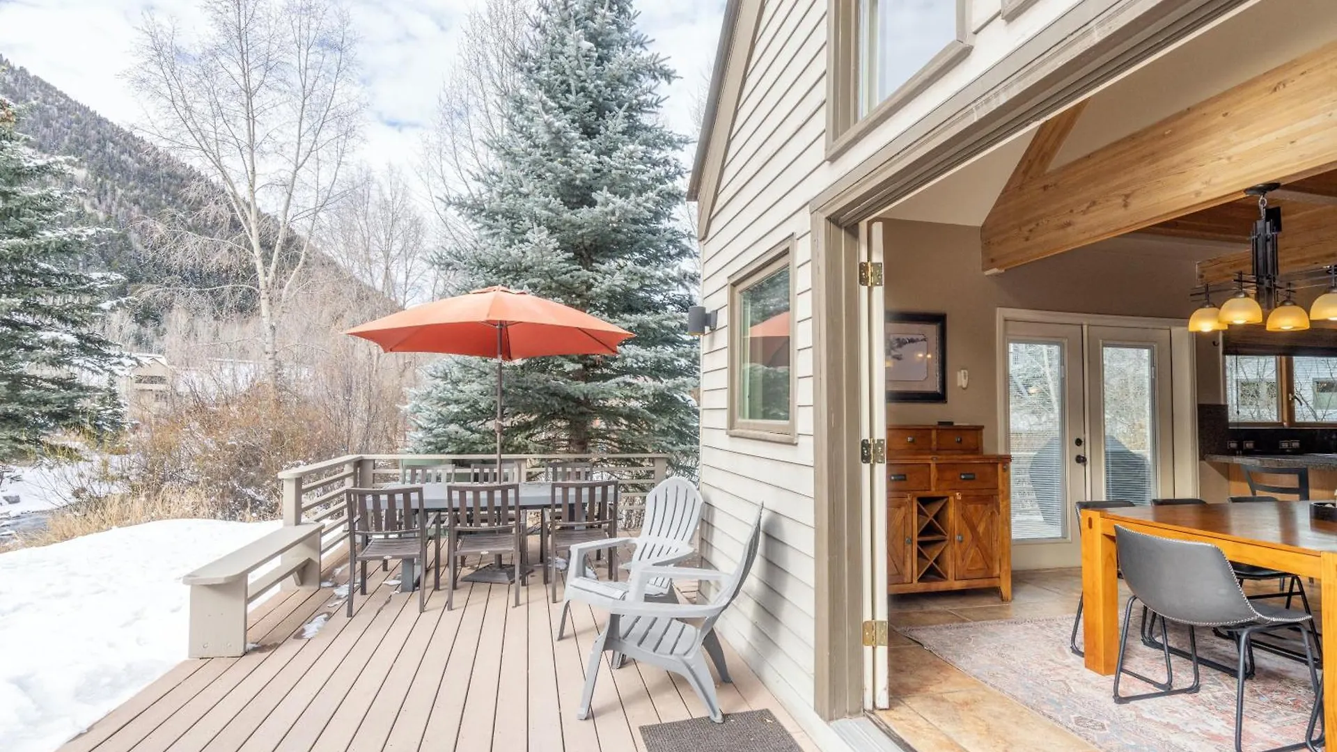 Giant Riverfront Deck W Grill, Tons Of Space Viking 100ab Apartment