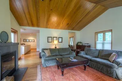 Cascades A1 Apartment *