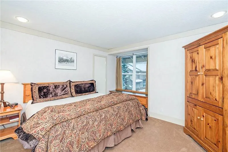 Mountainside Hotel 3*