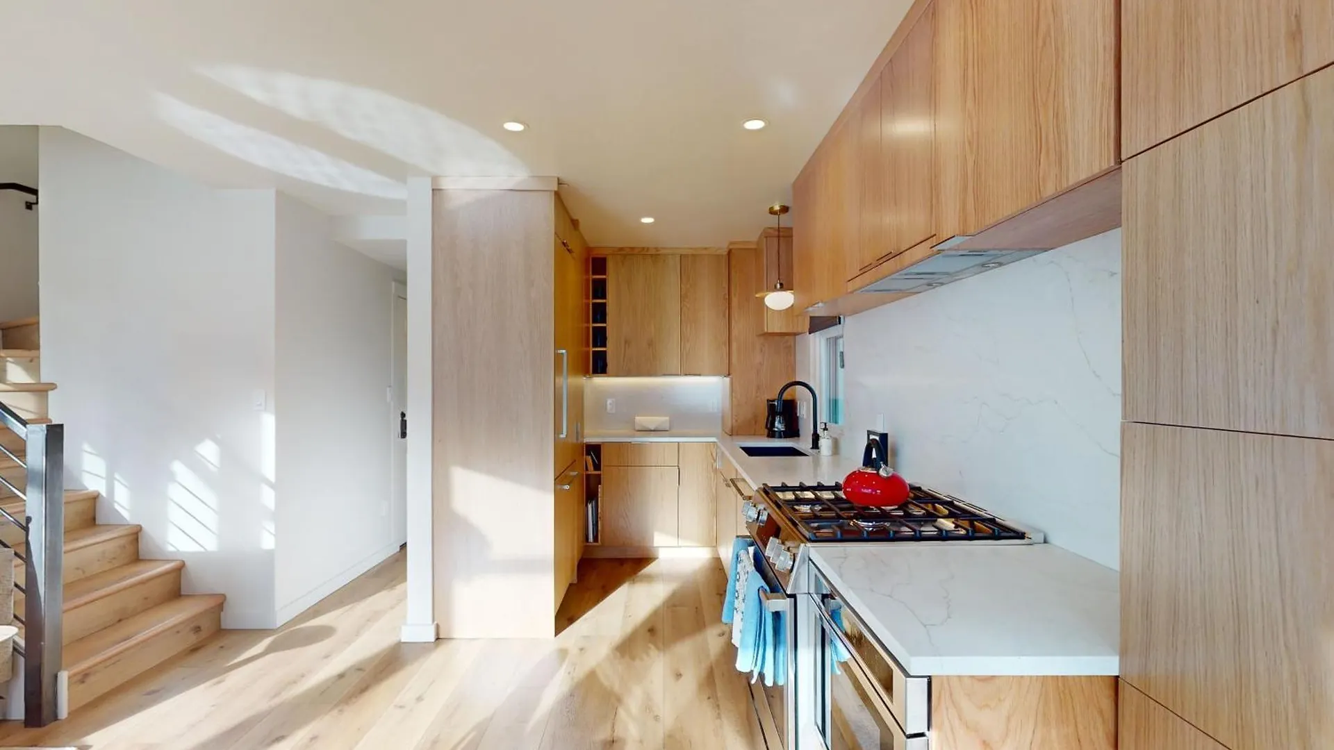 Pacific Ave West 615 - Mountain View Penthouse Apartment