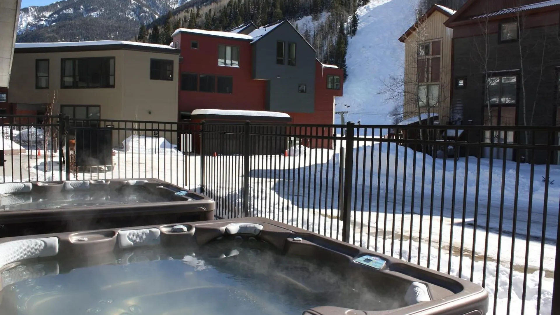 Cimarron 27 By Avantstay Ski-inski-out In Complex W Two Hot Tubs Permit10026 *