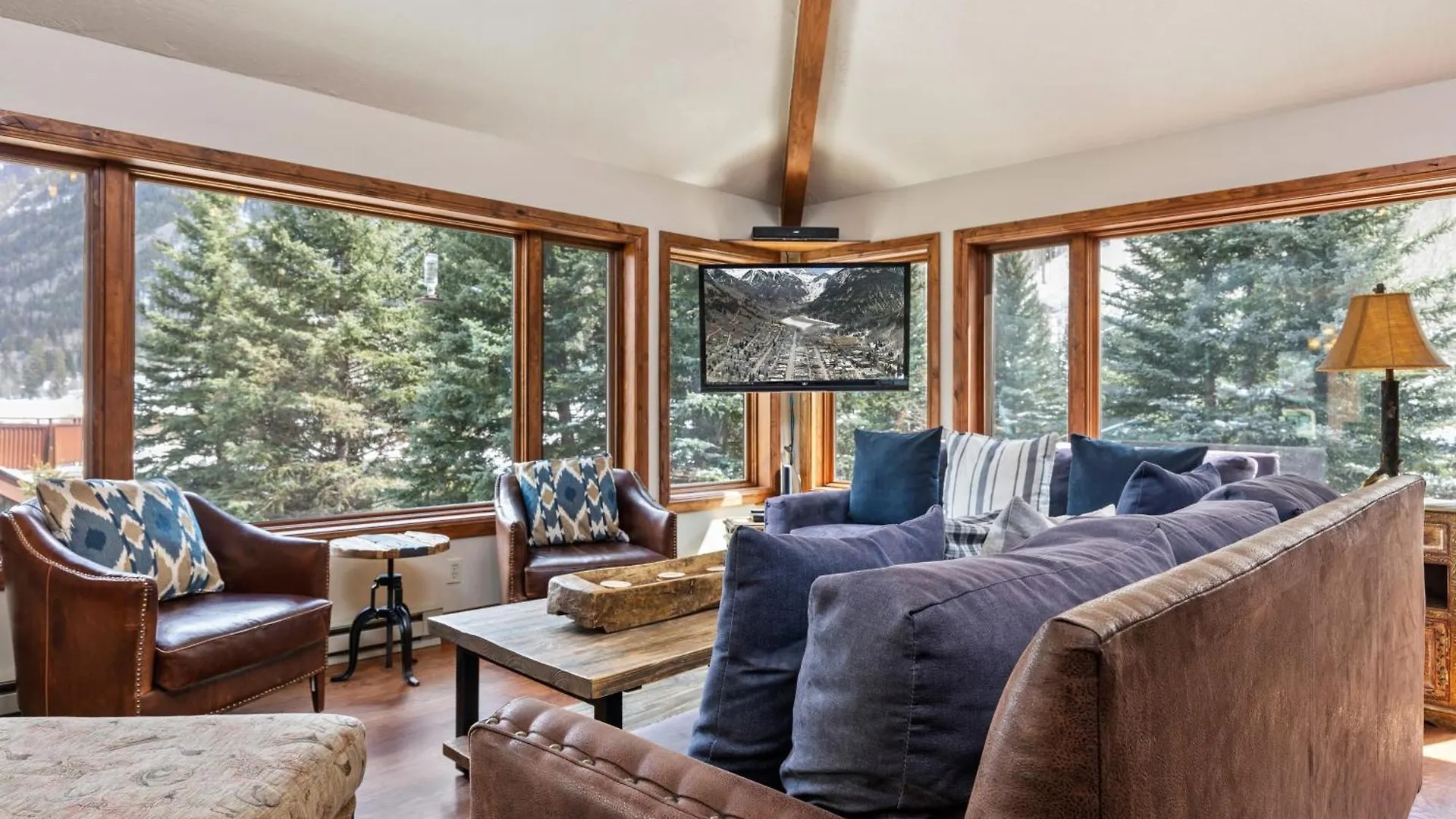 Ghostriders 11 By Avantstay Floor W Large Patio Mountain Views Holiday home Telluride